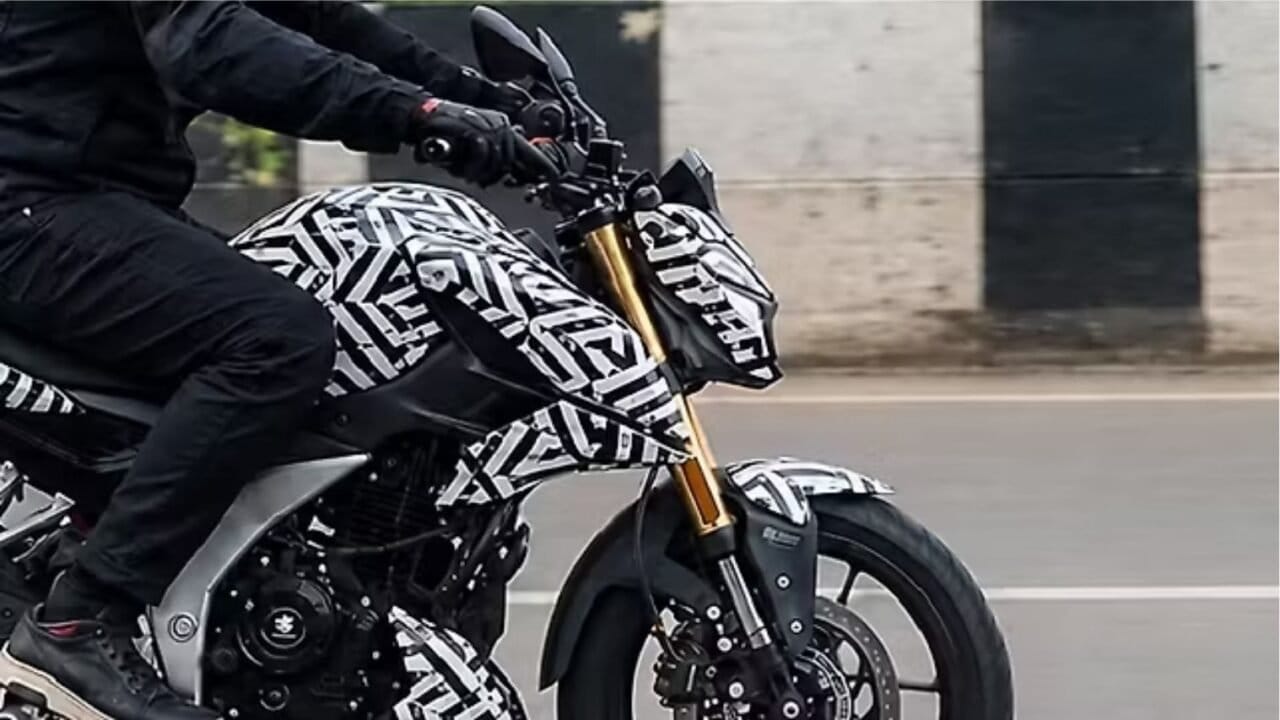 Teased 2026 Bajaj Pulsar N160, rear three-quarter, showing gold USD forks and split seat