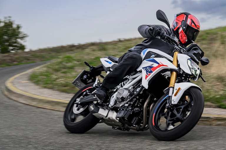 BMW F 450 R, alternate trim/colourway studio shot