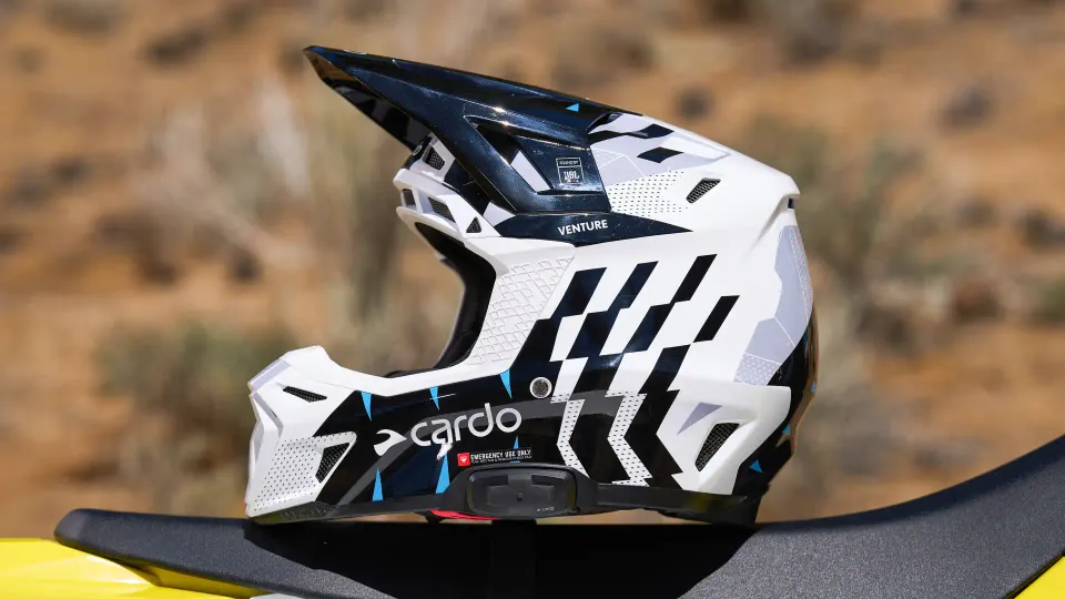 Cardo's Venture Helmet Bakes the Intercom Right Into the Shell