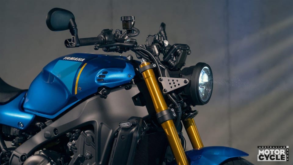 Yamaha XSR900 standard model, press photo, silver and black retro-styled naked bike