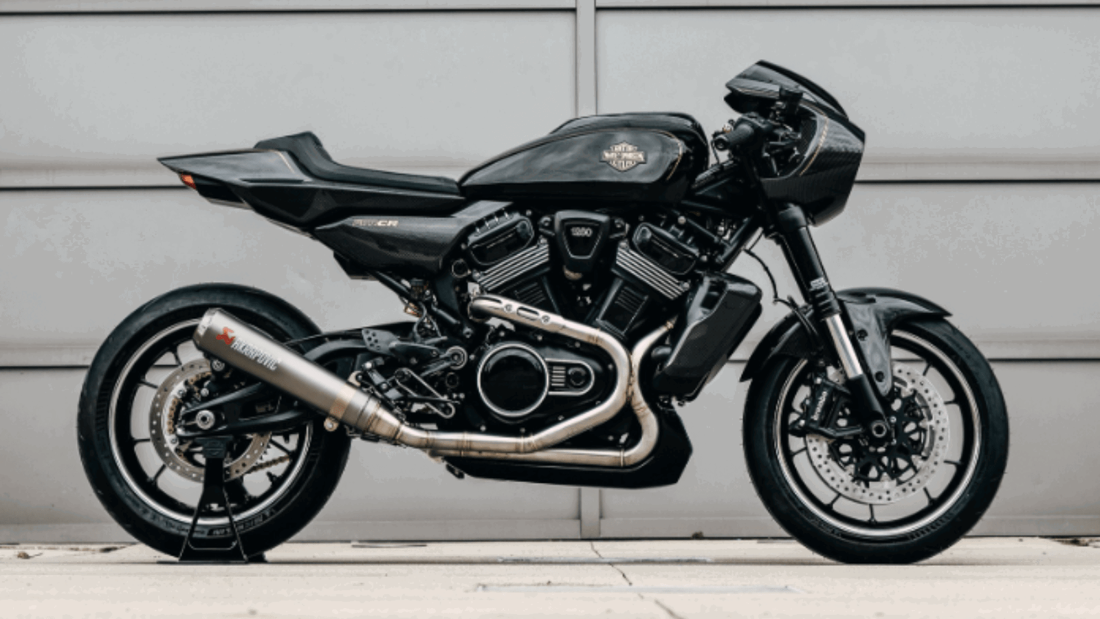 Harley-Davidson RMCR cafe racer concept, front three-quarter view, carbon-fibre fairing and tank